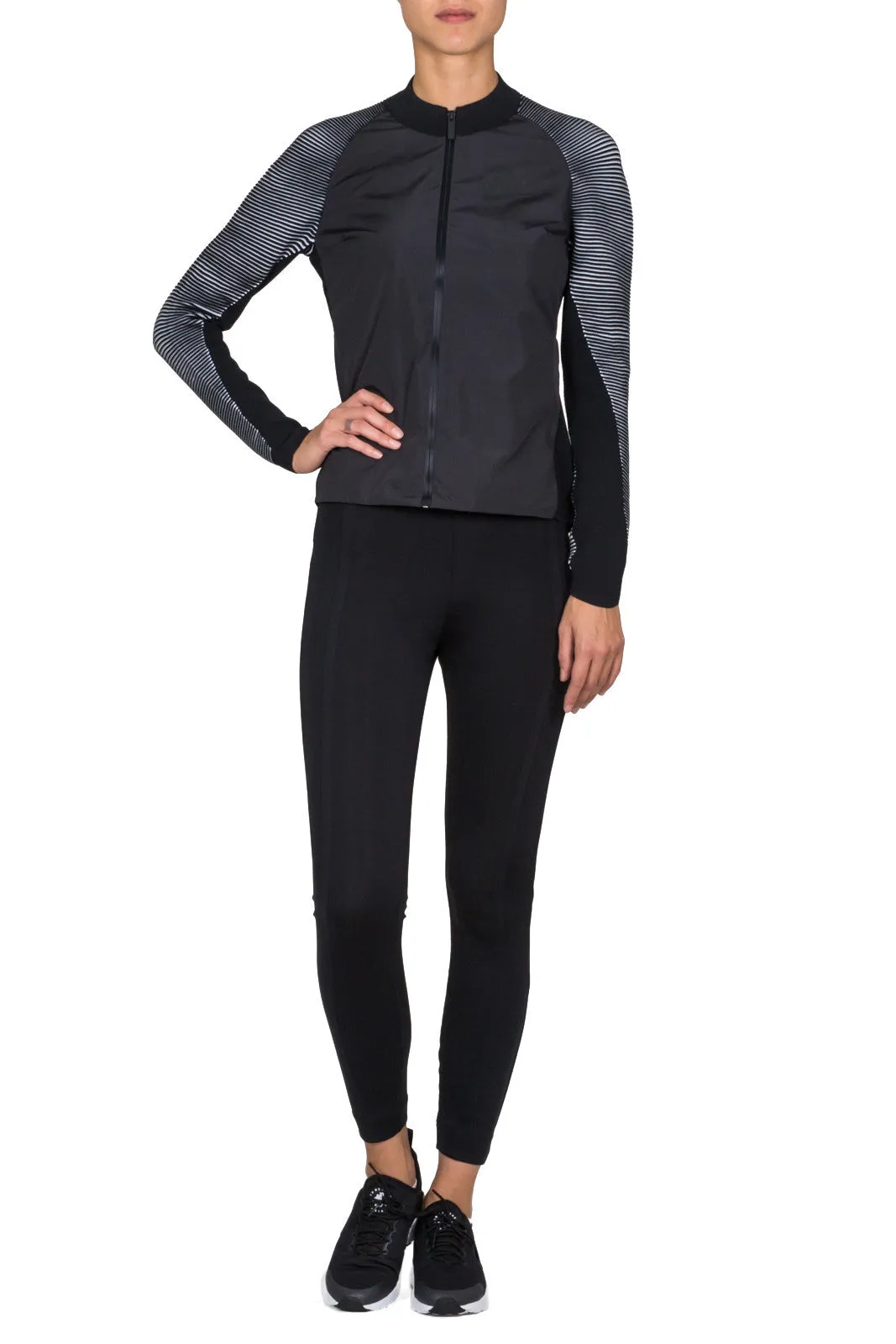 Sportswear Dynamic Reveal